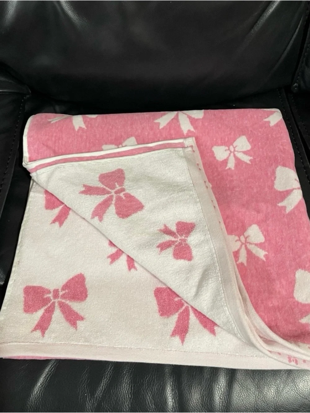 Bows Beach Towel - Pink Bows Beach Towel